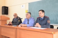 Вохӯрӣ ва мулоқот бо падару модарони курсантон дар Академияи ВКД