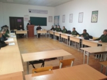 Вохурии роҳбари ҷавонони «Авангард»-и шаҳри Кулоб бо курсантон