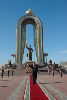 Саҳми Пешвои муззами миллат муҳтарам Эмомалӣ Раҳмон дар истиқрори сулҳ ва ваҳдати миллӣ