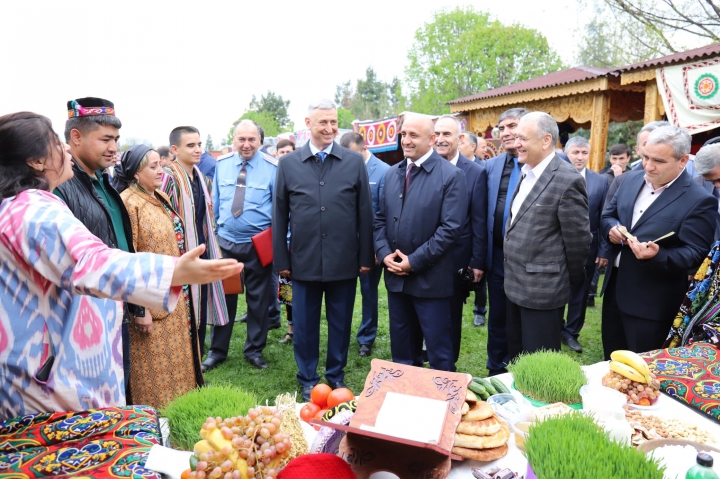 Ҳама ҷо анҷумани Наврӯз аст…