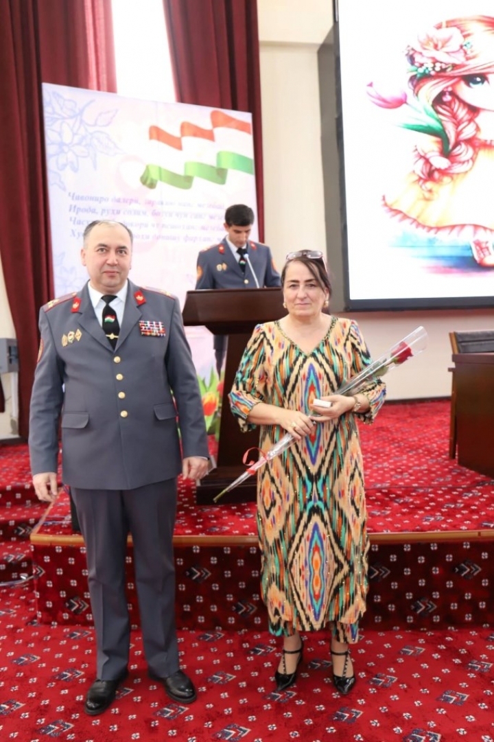 Таҷлили бошукӯхи Иди модарон дар Академияи ВКД