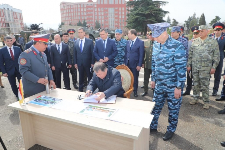 ВАЗОРАТИ КОРҲОИ ДОХИЛӢ СОҲИБИ ЛИТСЕЙ МЕГАРДАД